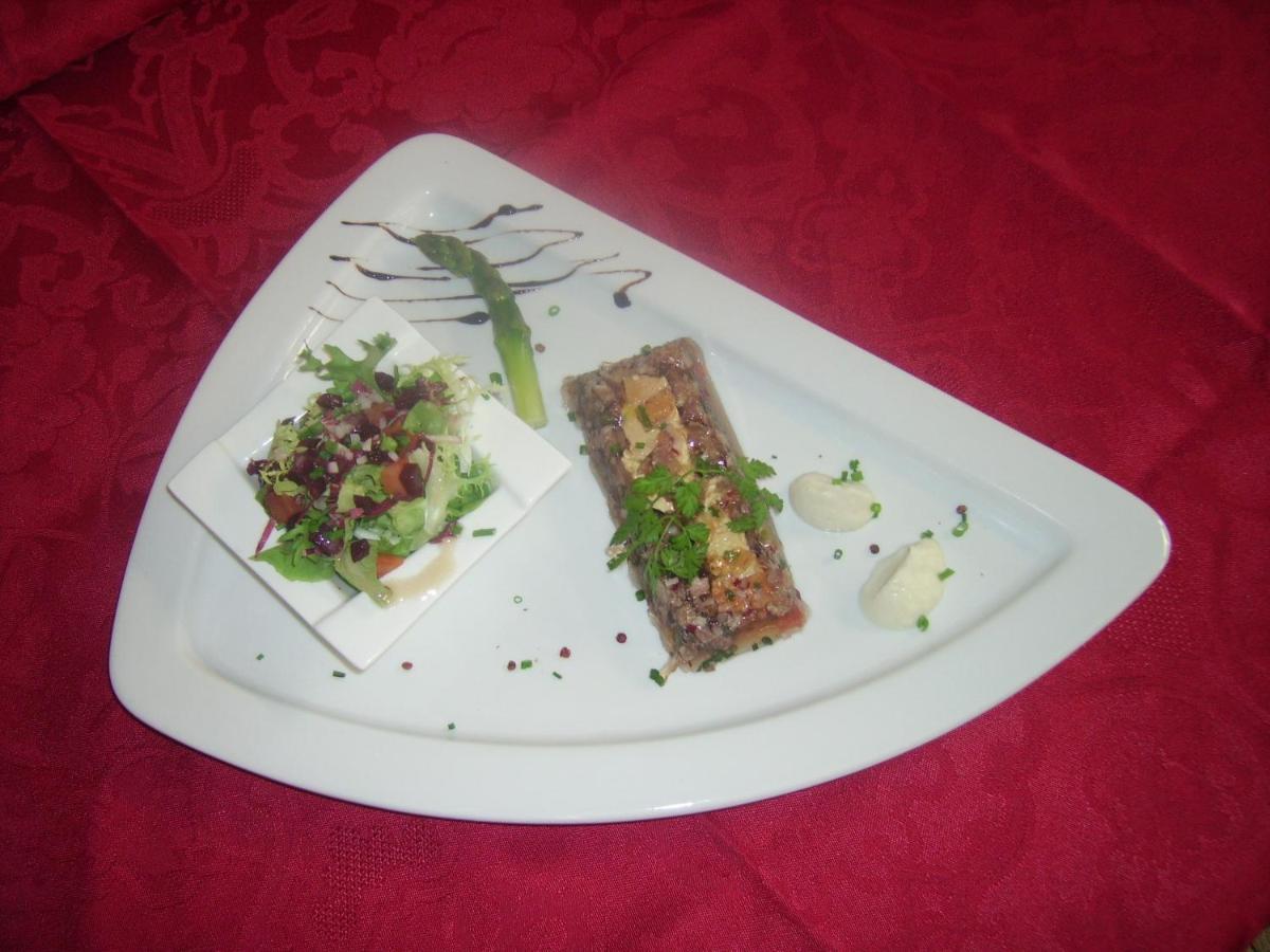 Hotel De Bourgogne La Clayette Ngoại thất bức ảnh